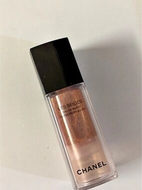 Chanel Les Beiges Water-Fresh Blush Water-Fresh Blush light peach half bottle